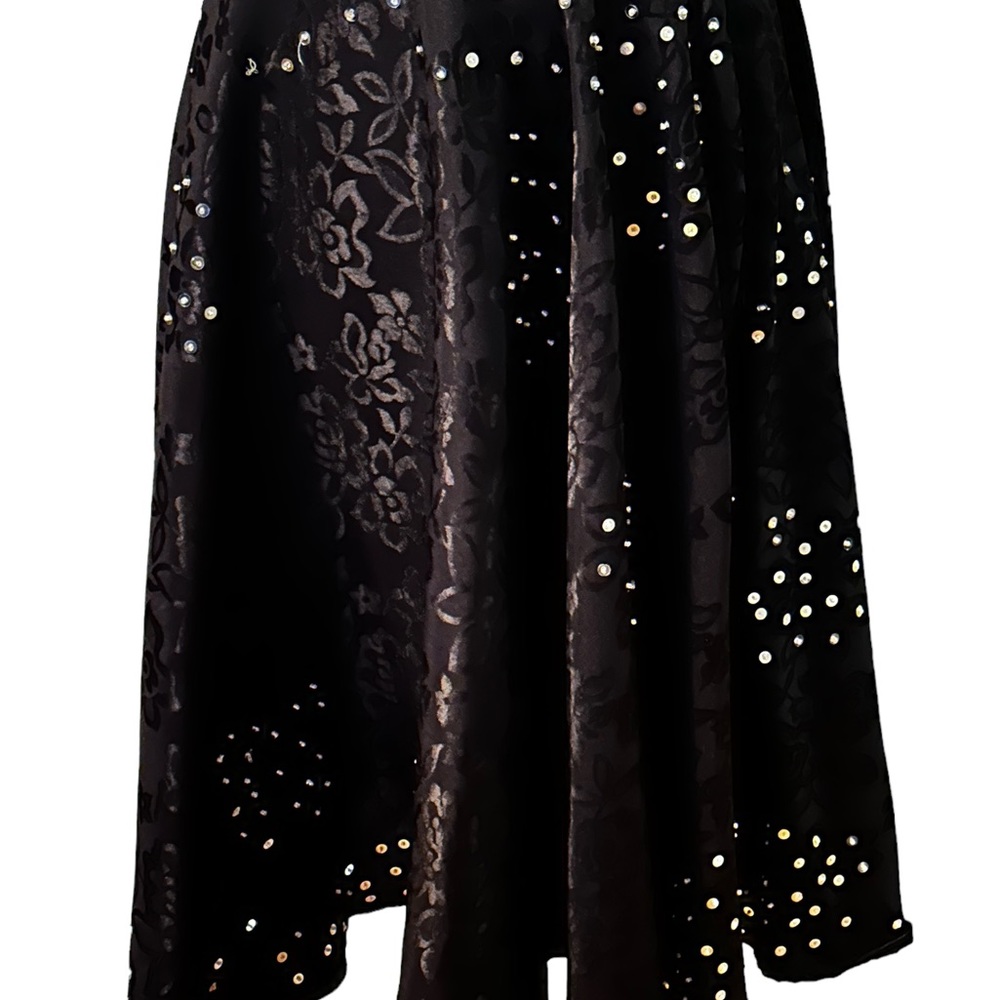 Gorgeous 100%silk a-line skirt, brand new sequin accents.